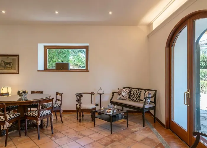 Vigne Franceschini Resort- With Swimming Pool In The Heart Of *