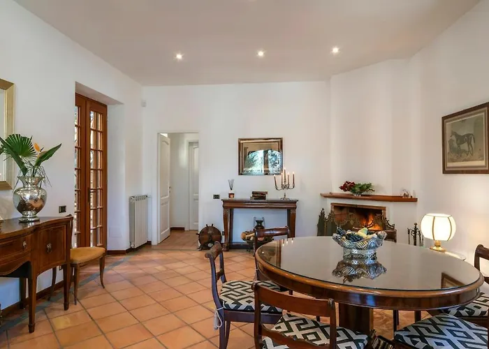 Villa Vigne Franceschini Resort- With Swimming Pool In The Heart Of Rome
