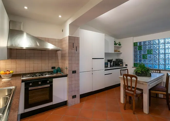 Willa Vigne Franceschini Resort- With Swimming Pool In The Heart Of