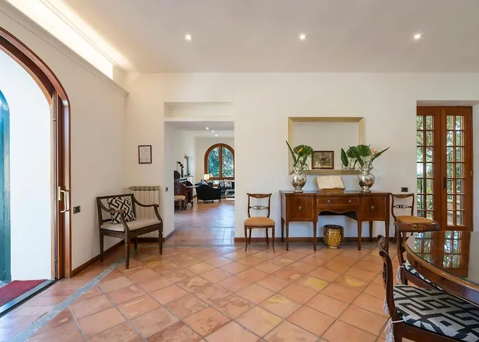 Vigne Franceschini Resort- With Swimming Pool In The Heart Of *