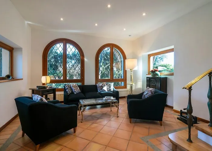 Vigne Franceschini Resort- With Swimming Pool In The Heart Of Villa Rome