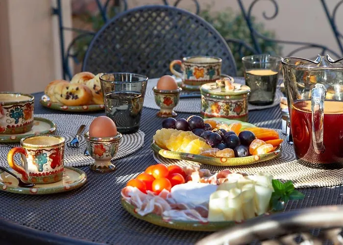 Vigne Franceschini Resort- With Swimming Pool In The Heart Of